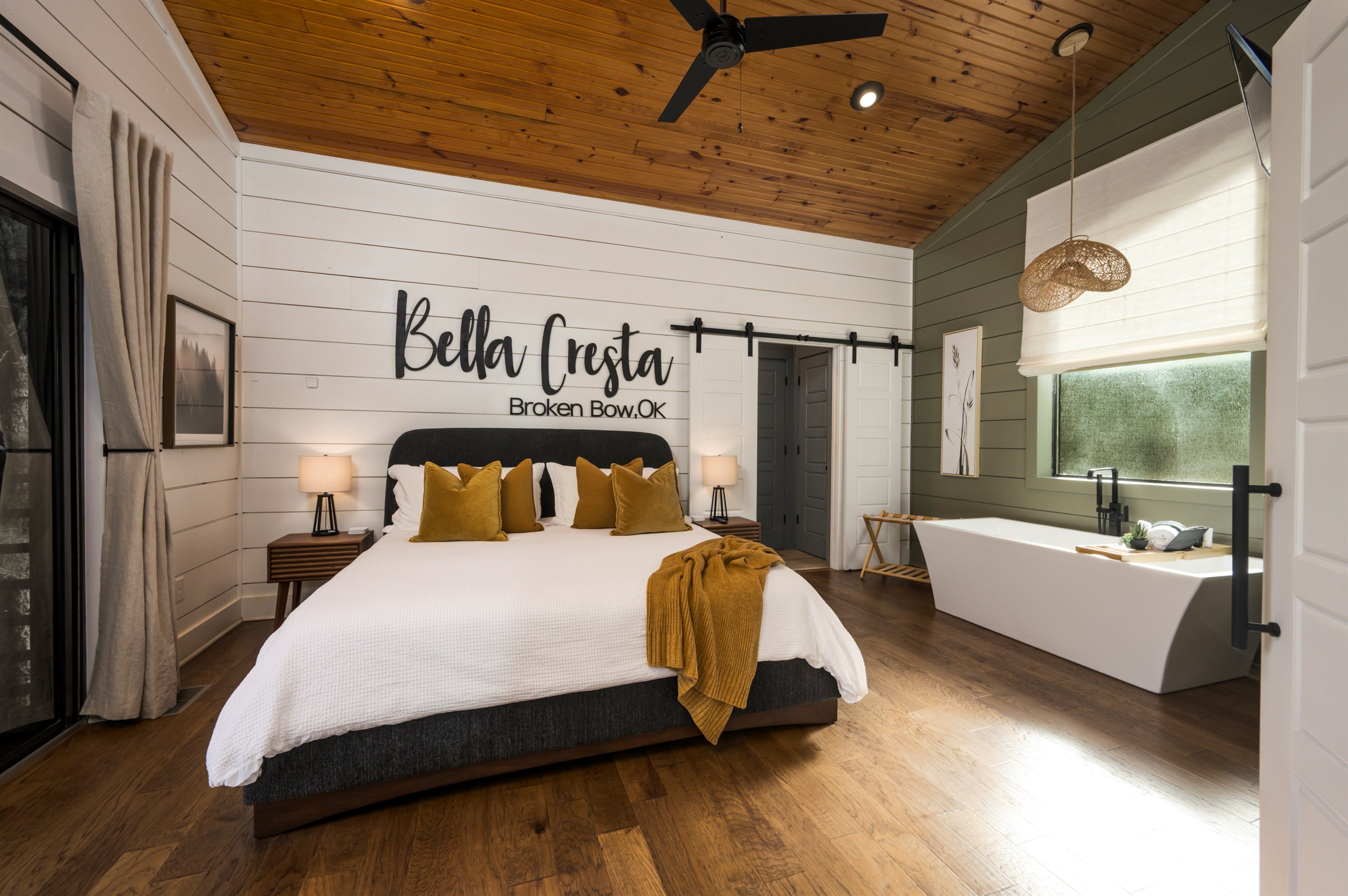 Luxury cabin bedroom