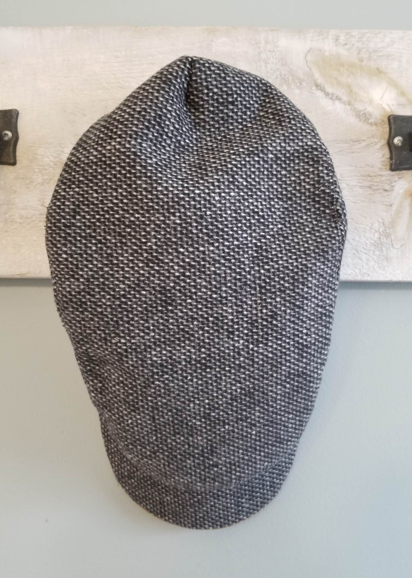 Top view of Salt 'n Pepper Tweed Flat Top Style Cap