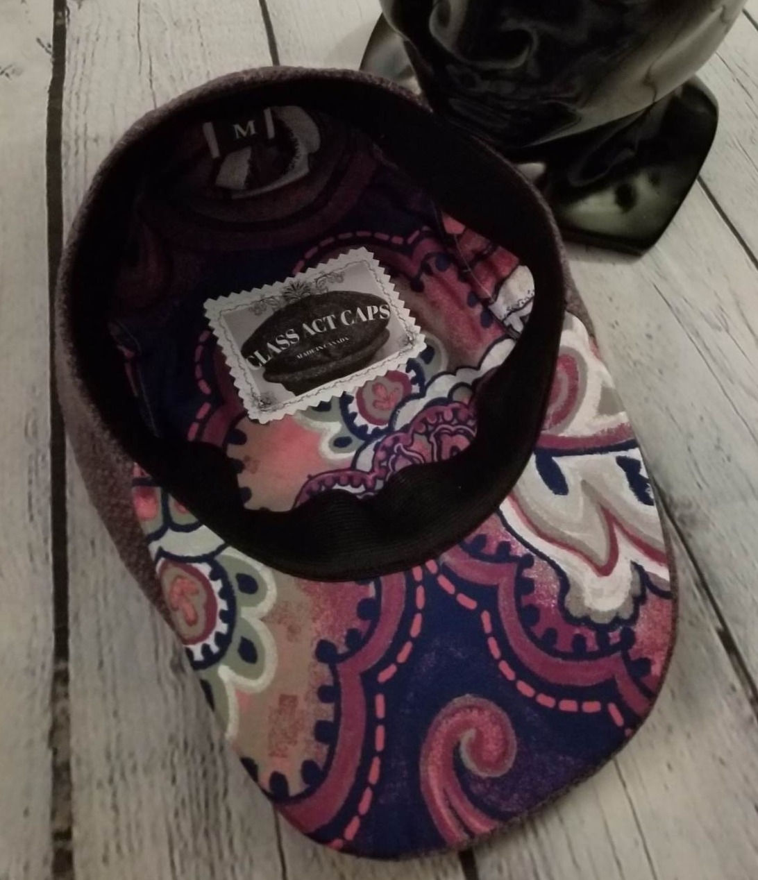 Interior lining of flat top cap