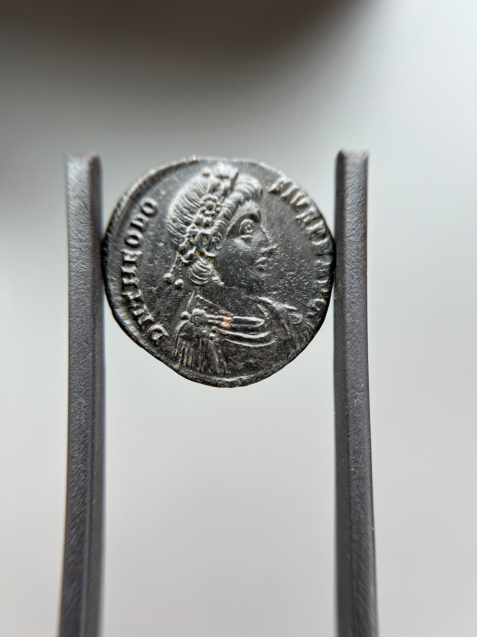 Thumbnail: Roman Empire – Theodosius I Bronze Maiorina (379–395 A.D.)