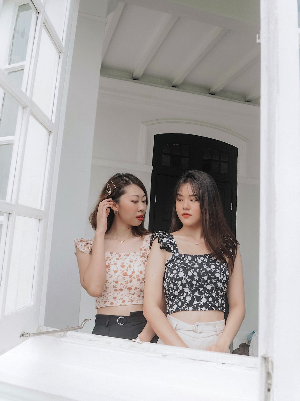 Thumbnail: Bed of Roses Padded Ruffle Sleeve Top (ECRU)