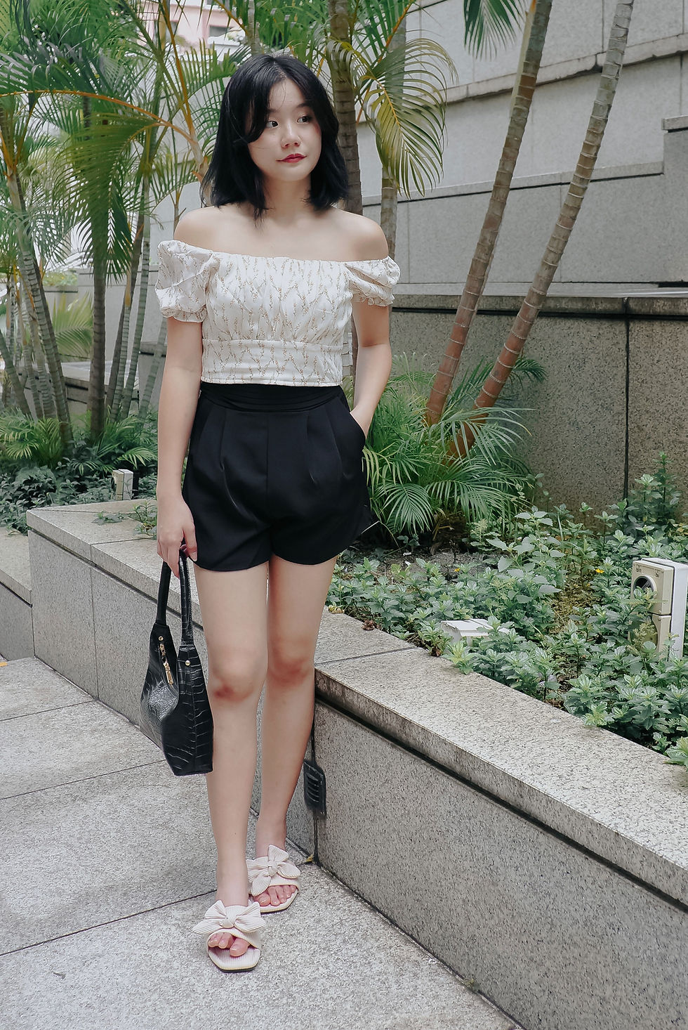 Thumbnail: Roseau Ruched Pleated Tailored Suit Shorts [BLACK]