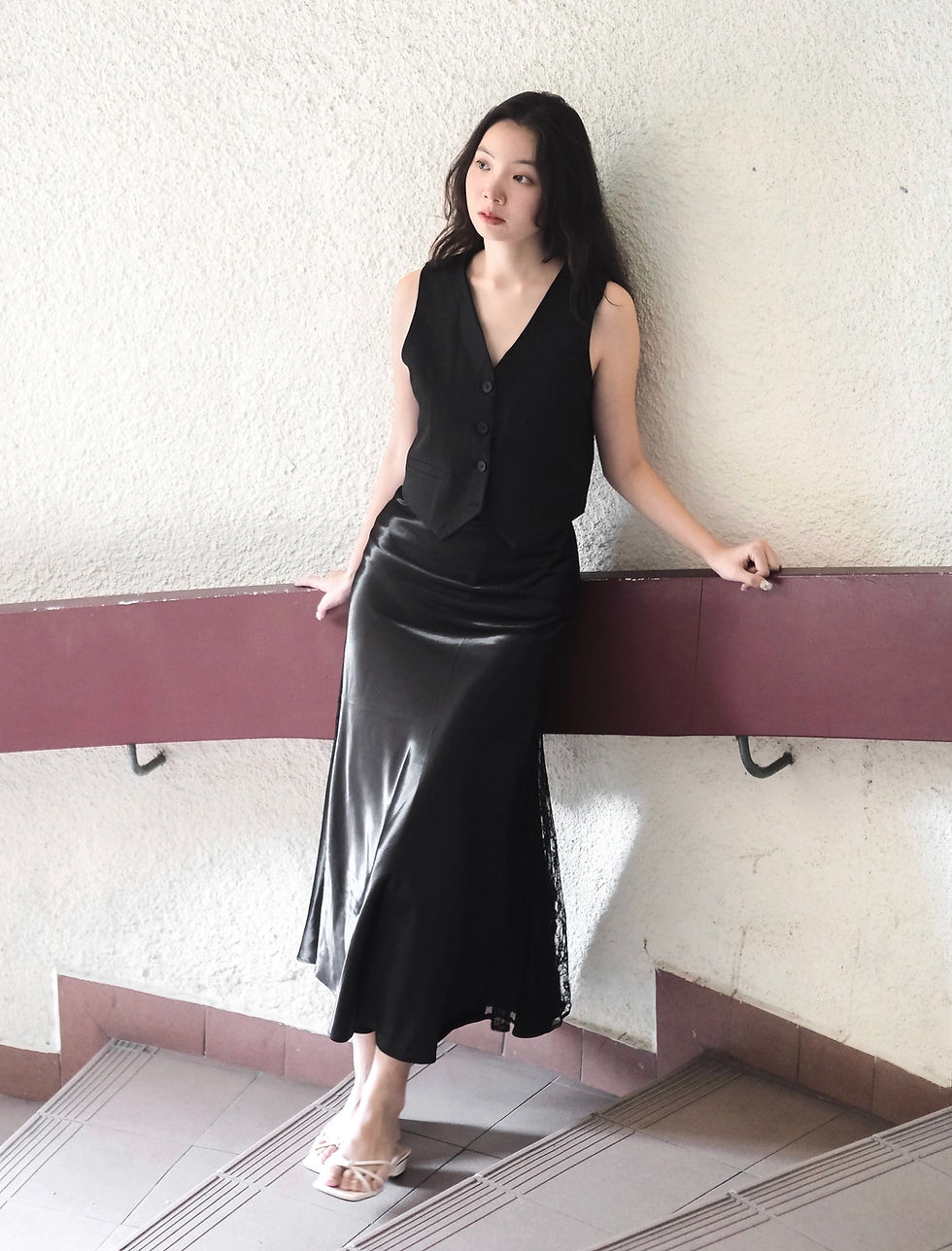 Thumbnail: Shakespeare Satin Floral Mesh Lace Fishtail Skirt (BLACK)