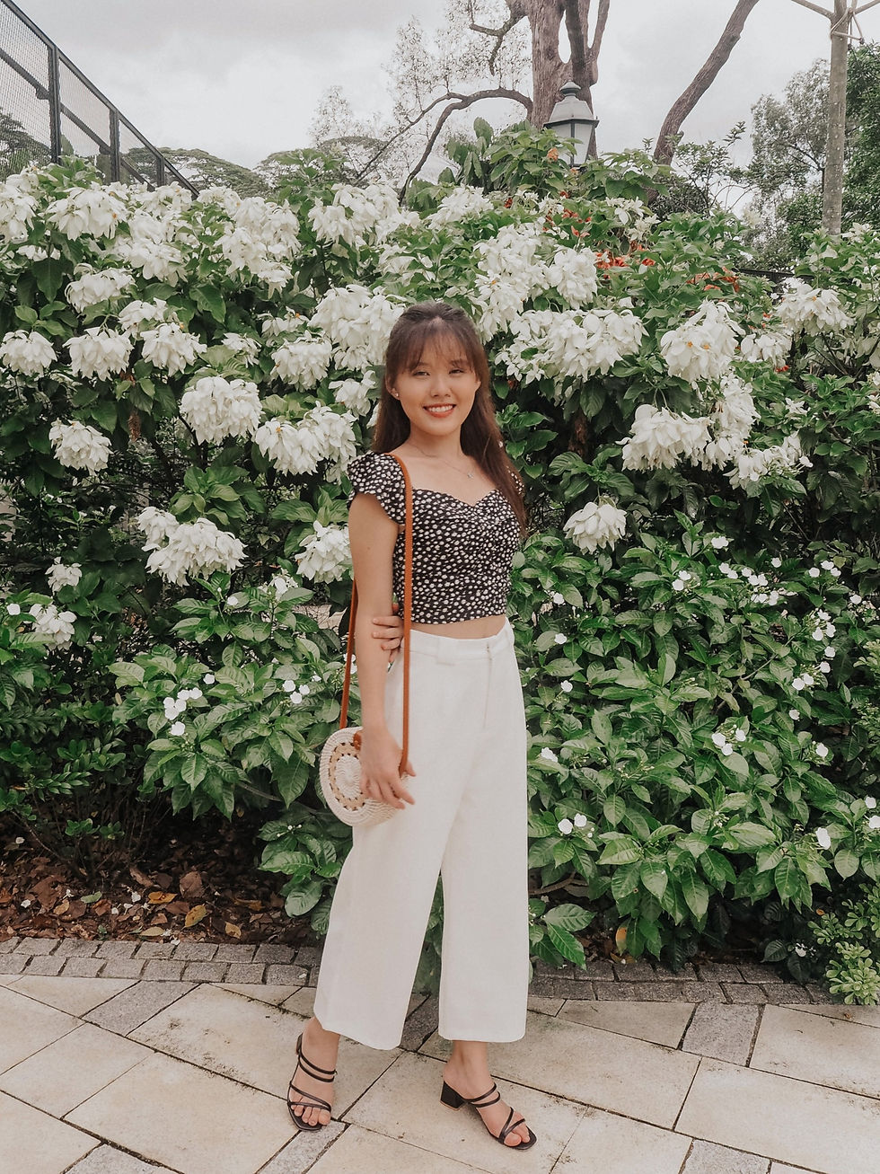 Thumbnail: Vintage Antoinette Floral Sweetheart Top (BLACK)