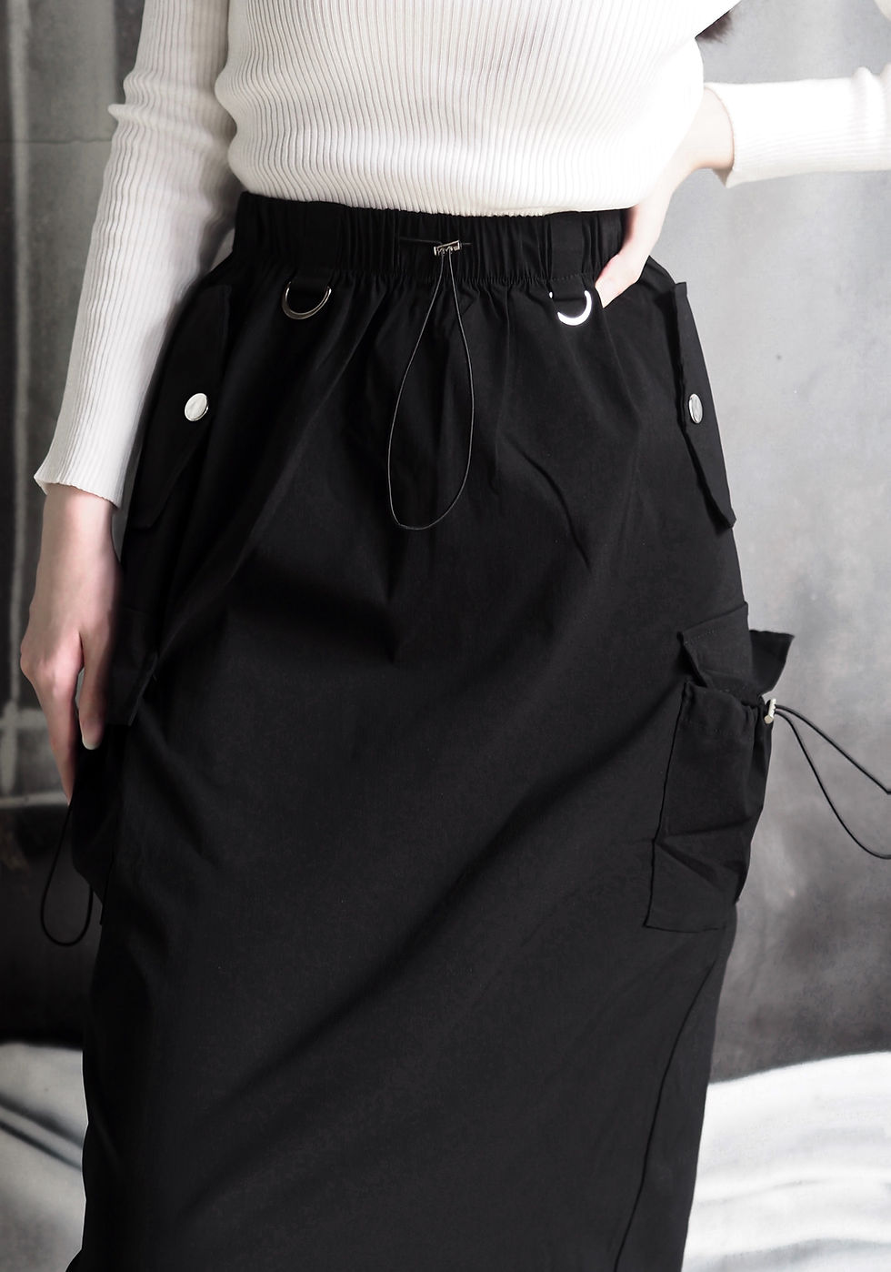 Thumbnail: Lara Croft Parachute Cargo Pocket Midi Skirt (BLACK) 