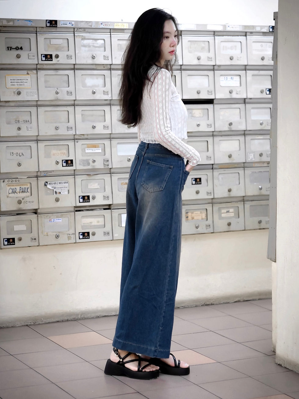 Thumbnail: [BUNDLE SET] Lustreglass Floral Mesh Lace Top x Ride To Die Vintage Denim Jean