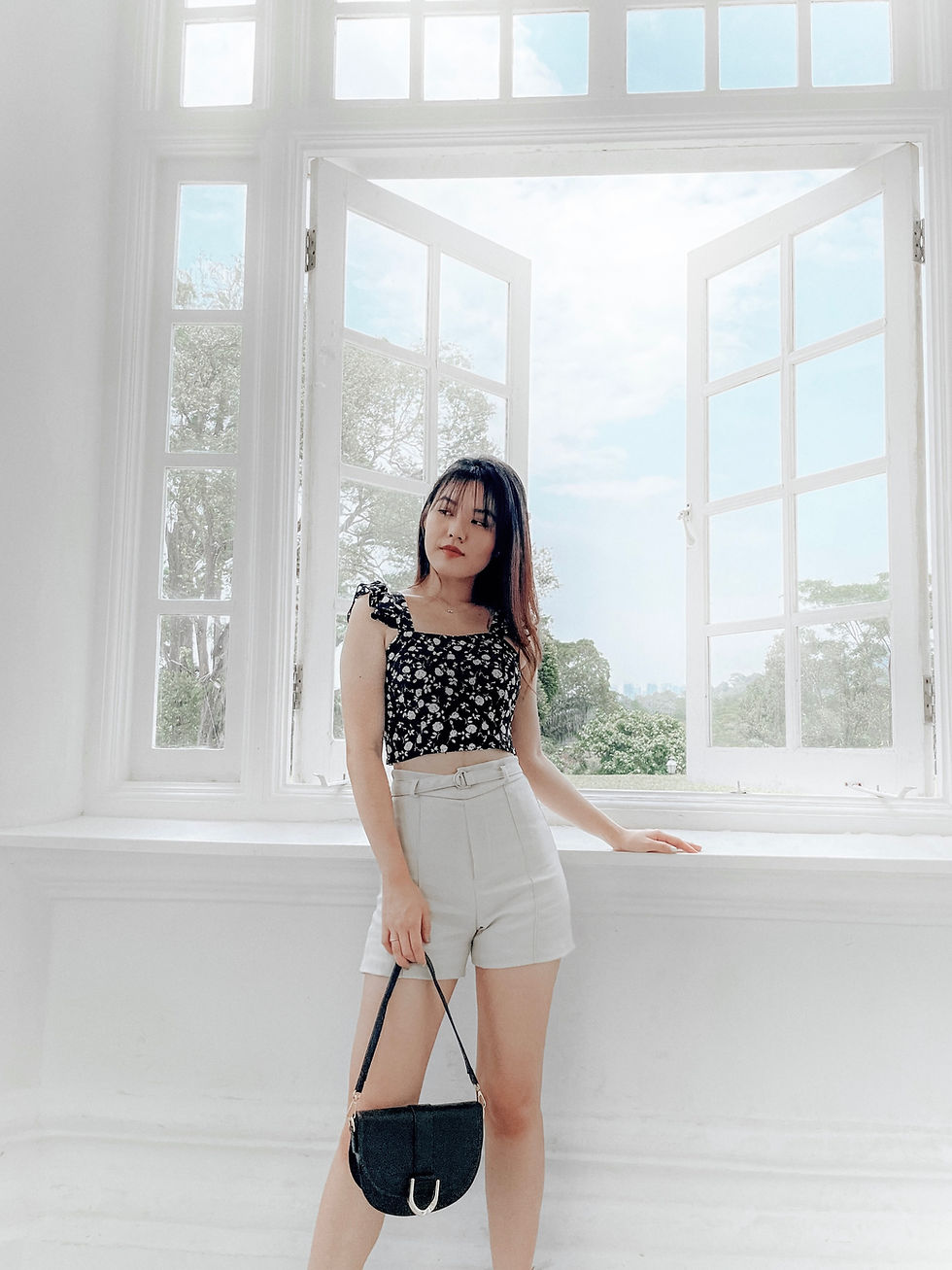 Thumbnail: Bed of Roses Padded Ruffle Sleeve Top (BLACK)