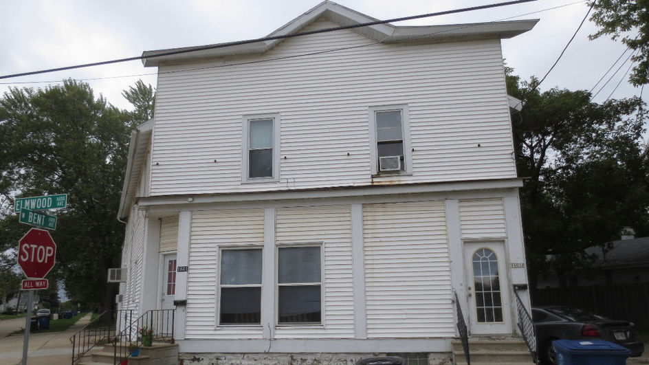 1601 Elmwood Exterior.jpeg