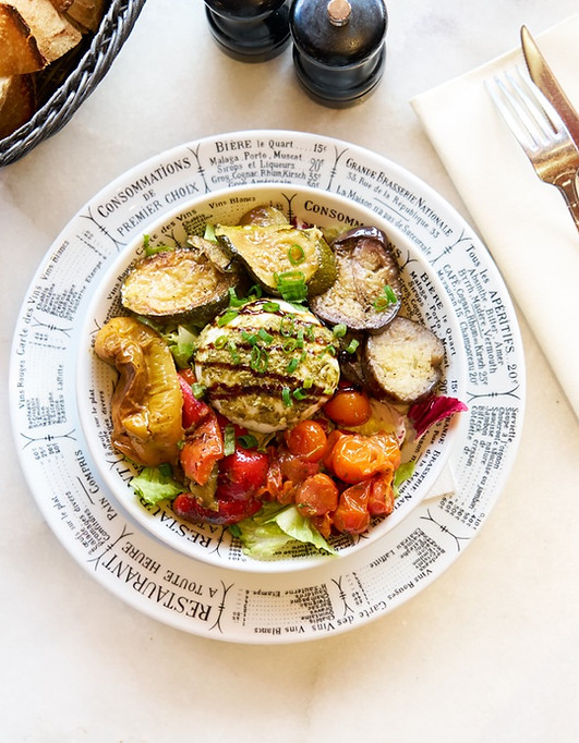 Plat gourmand servi au restaurant Le Nemrod à Paris