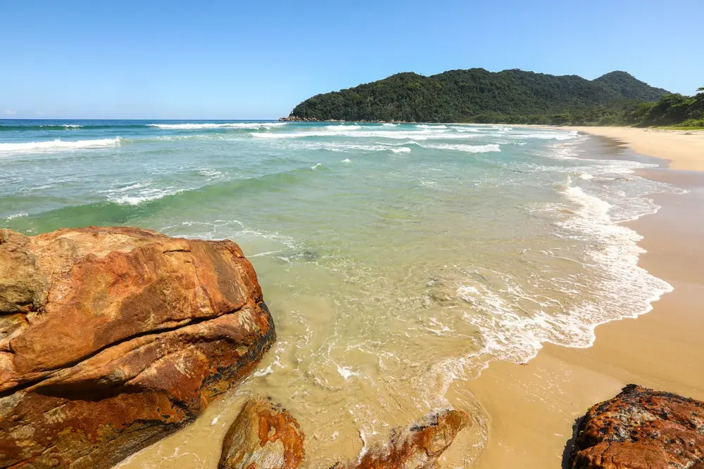 Praia Brava Do Camburi