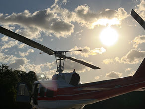 Explore más acerca de llegar en helicóptero a su boda: logística de aterrizaje, coordinación en eventos privados, selección de aeronaves y operación desde Toluca.