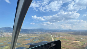 Las fallas comunes en helicópteros incluyen errores humanos, fallas mecánicas y clima que afectan la operación en aeronaves de ala rotativa.