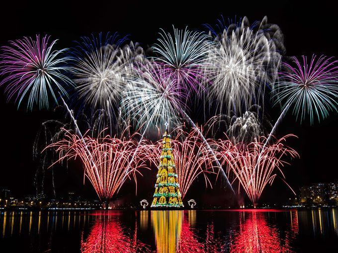 Rio's tree is the world's largest floating Christmas tree registered by the Guin