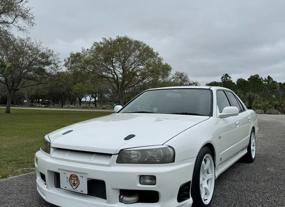 Nissan-Skyline-R34-GTT-Sedan