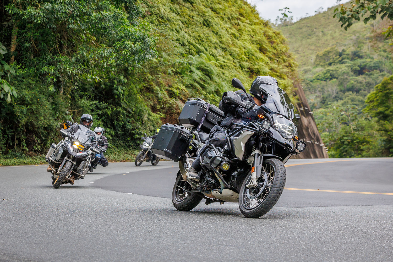 Hero_pictBMW_GS1250.jpg