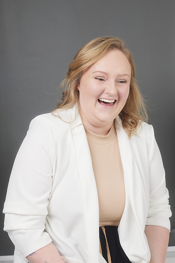 Rozlyn Mead.png