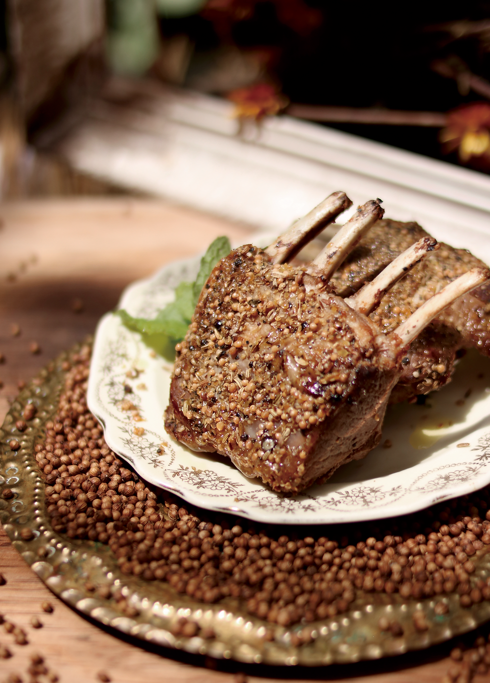 Costillas de cordero con semillas de mostaza, comino e hinojo