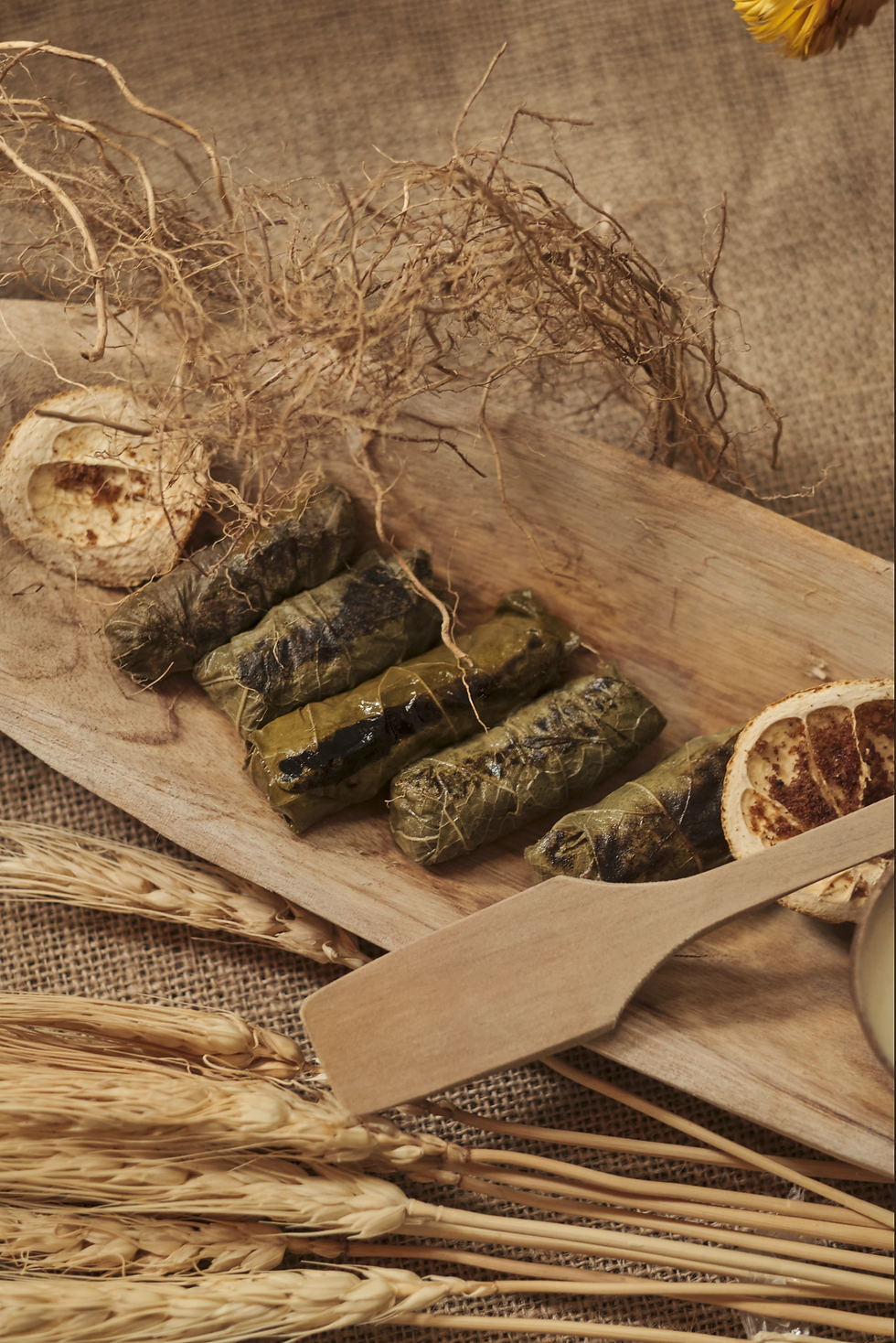 Tartar de lomo en hojas de uva isabella