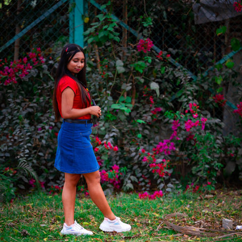 #StreetPhotography #UrbanStyle #FashionInNature #CityVibes #InstaFashion #CandidShots #StreetStyle #EverydayMoments #UrbanChic #PortraitPhotography #NatureInTheCity #InstaGood #ColorfulLife #StyleInspiration #FashionDiaries #CasualStyle #PhotographyLovers #FloralVibes #WanderInTheCity #SnapshotOfTheDay