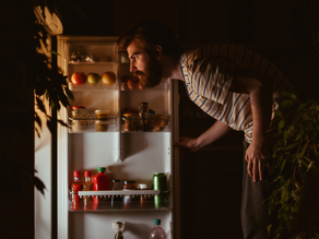 Late-Night Snacking: Causes and Effective Tips to Get Control of Your Night Snacking