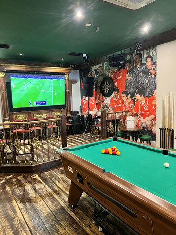 Pool table, sports bar, Javea, spain. things to do, Costa Blanca. Manchester United wall mural, bar