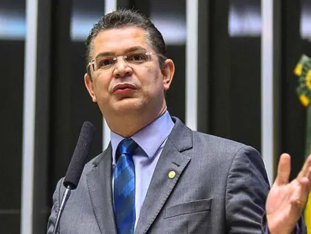 “O Brasil vai parar”, declara Sóstenes Cavalcante ao convocar manifestação