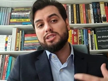 Filipe Martins nega minuta do golpe, viagem aos EUA e se considera preso político