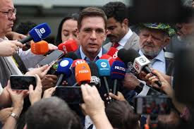 “Lesão pode ser secundária à queda”, ressalta médico de  Bolsonaro, que passou por cirurgia no ombro