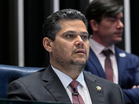 Alcolumbre rebate acusação de repasse milionário de Daniel Vorcaro