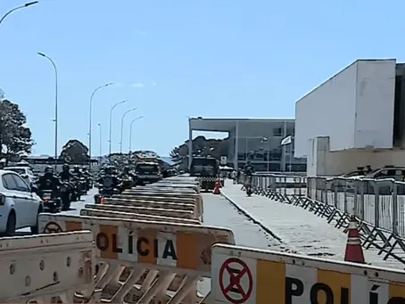 PM fecha Praça dos Três Poderes para turistas após decisão de Moraes