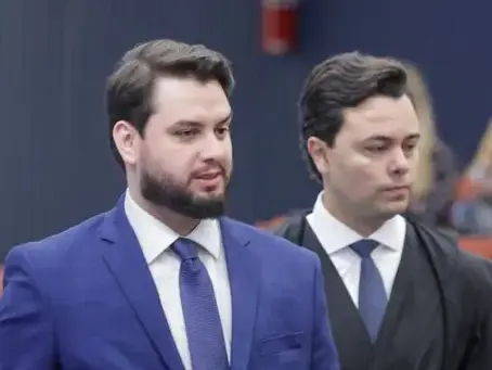 ALERTA: Defesa de Filipe Martins é retirada da tribuna após ordem de Flávio Dino