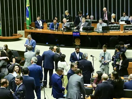 Oposição articula derrubada de decretos de Lula sobre big techs