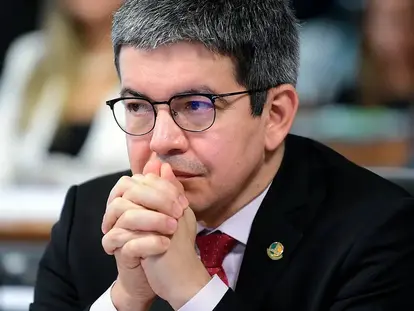 CGU vê R$ 13 mi de emendas irregulares a ONGs e cita Randolfe, líder do governo