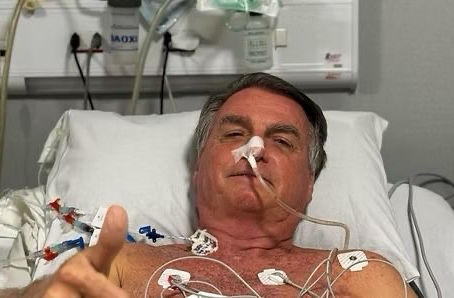 Bolsonaro faz apelo por anistia a congressistas antes de cirurgia em Brasília