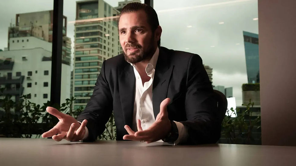 Ministro André Mendonça determina prisão de banqueiro e bloqueio bilionário