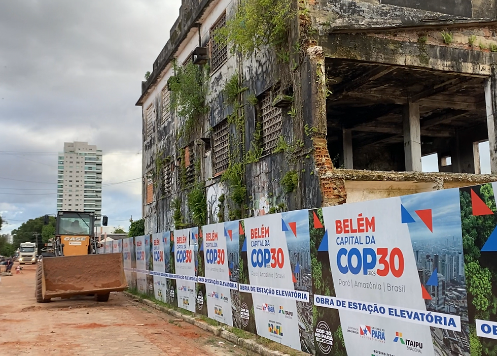 Obra da COP30 em Belém transfere esgoto de áreas nobres para comunidade de palafitas, gerando críticas e denúncias