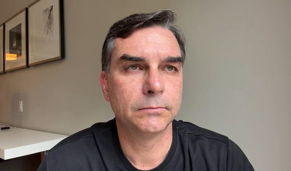 “Completamente legal e privada”: Flávio Bolsonaro confirma cancelamento de notas fiscais e rebate acusações do Metrópoles