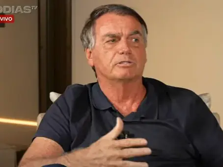 “A esquerda está afundando no mundo todo”, declara Bolsonaro em entrevista com Leo Dias