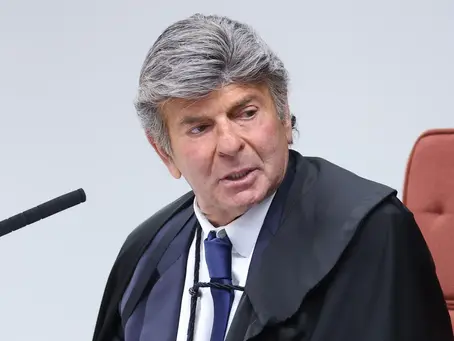 Fux pede para revisar voto do acórdão que condenou Bolsonaro; entenda