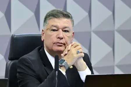 Presidente da CPMI reage à demissão no comando do INSS: "A verdade está aparecendo"