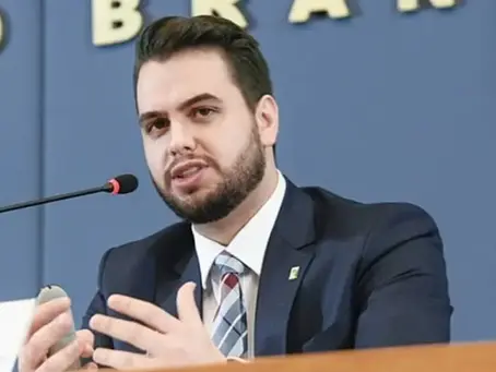 Filipe Martins reforça defesa em processo por tentativa de golpe; novo advogado classifica denúncia como “inadmissível”