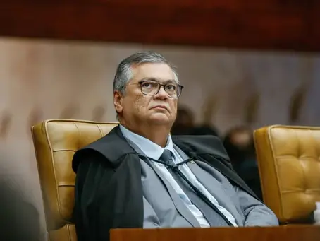 Flávio Dino autoriza novo inquérito da PF contra Lulinha e apuração de vazamentos