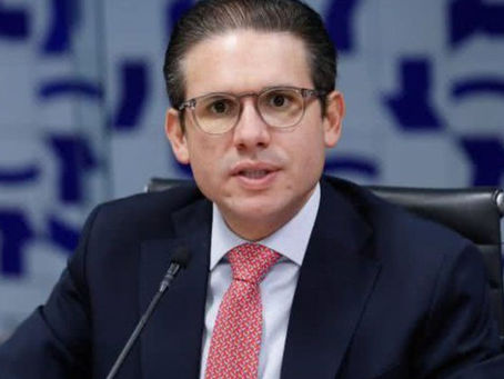Motta diz que a Câmara não pode deliberar a prisão de Zambelli e aguarda o Ministério da Justiça e a Itália