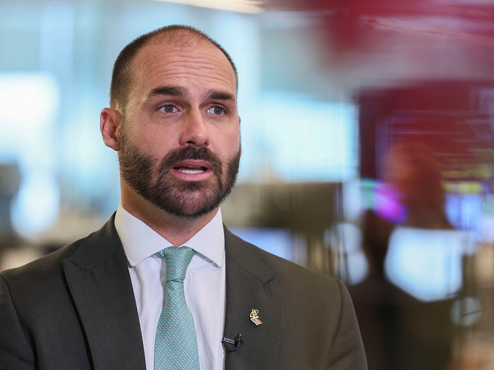 Caixa leiloa apartamento de Eduardo Bolsonaro no Rio