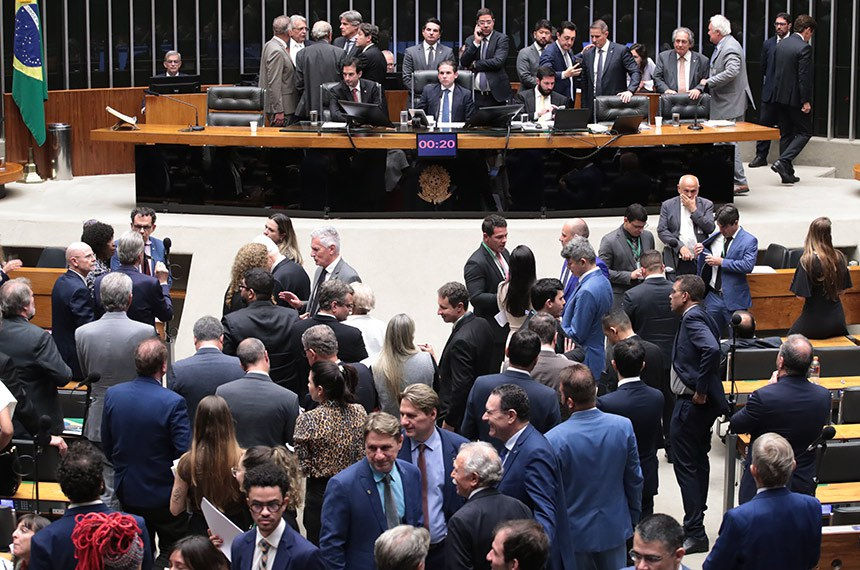 Câmara aprova PL Antifacção e retira direito de voto de presos