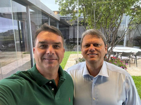 Flávio nega fragmentação da direita e elogia Tarcísio