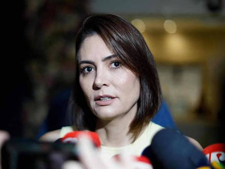 Moraes autorizou irmã a entrar na casa de Bolsonaro enquanto Michelle esteve internada