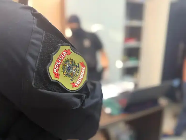 Mulher alvo de sanções dos EUA é presa; empresário segue foragido