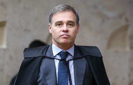 Mendonça afasta perito da PF suspeito de vazamento no Caso Master