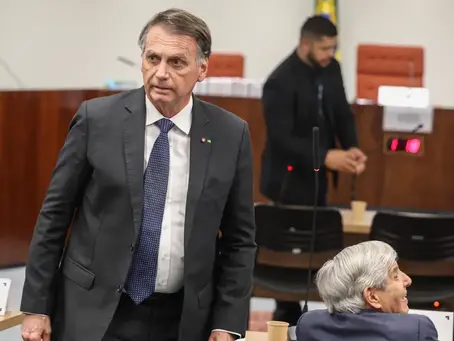 Defesa de Bolsonaro recorre ao STF com embargos de declaração para contestar condenação
